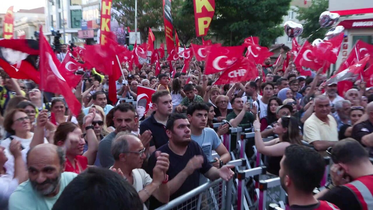 I S T A N B U L O Z G U R O Z E L S A N C A K T E P E’ D E K O N 807639 239167