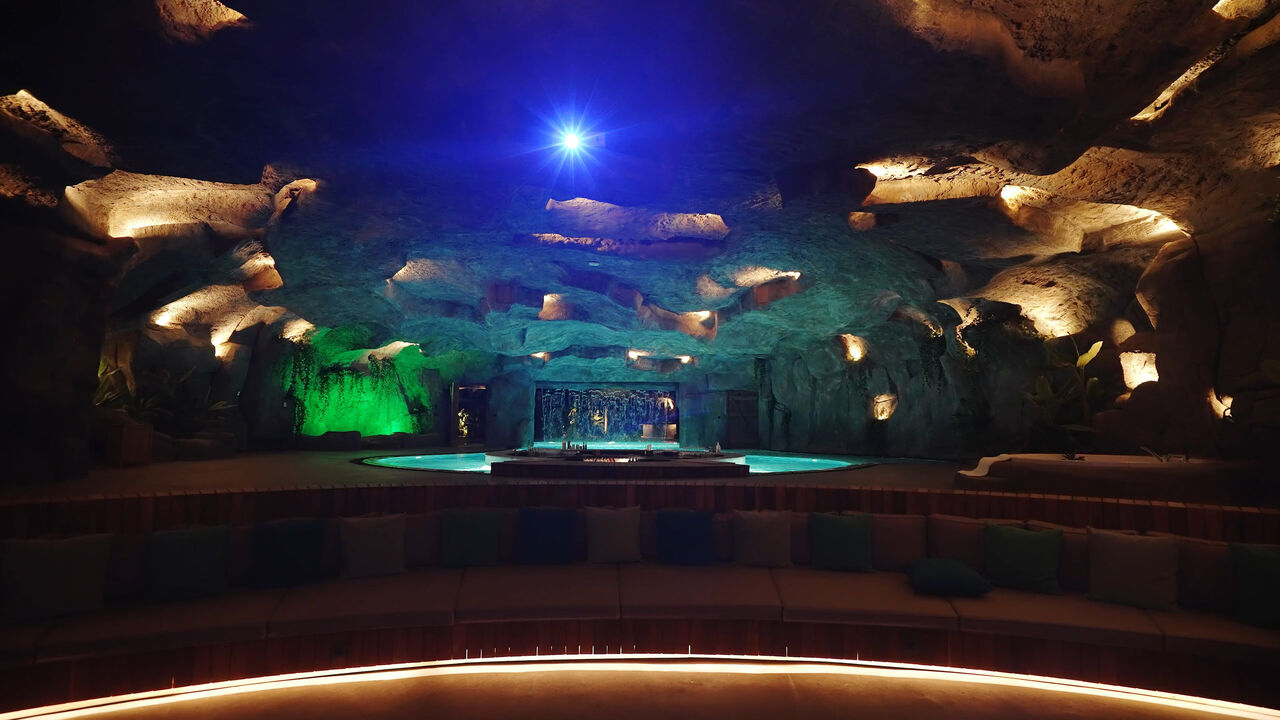 J E N N I F E R L O P E Z D O G U M G U N U N U A N T A L Y A D A K 808378 239389