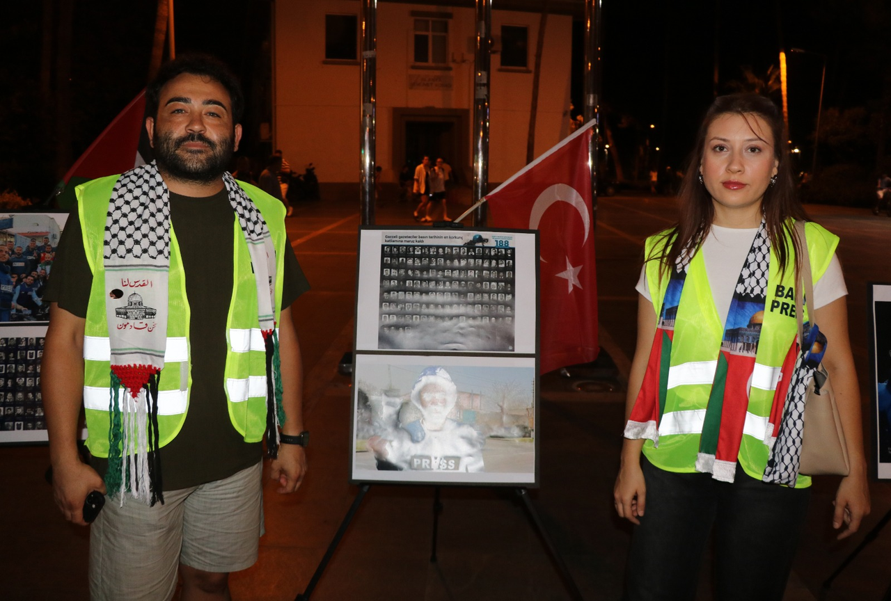 A L A N Y A D A I S R A I L P R O T E S T O S U 871609 258823