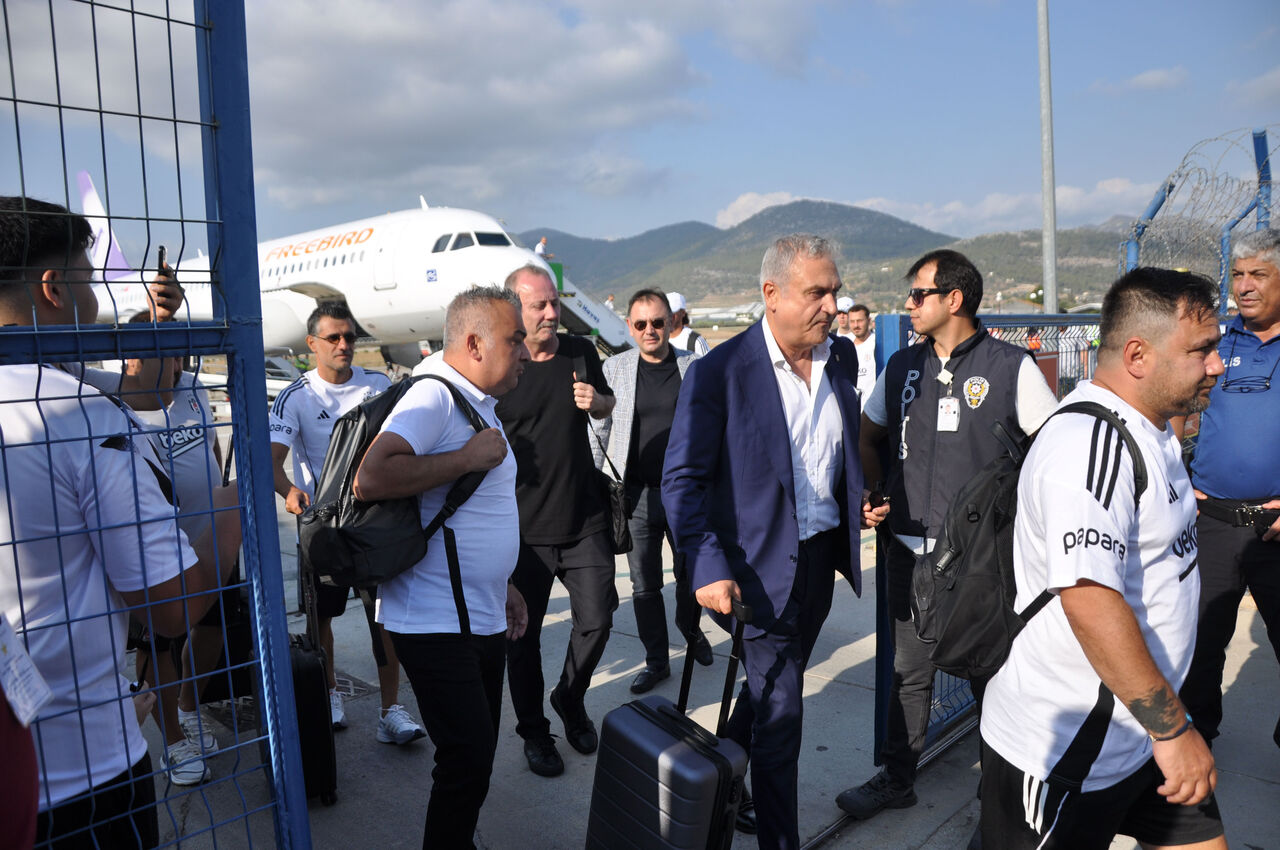 B E S I K T A S A N T A L Y A Y A G E L D I 889612 264268