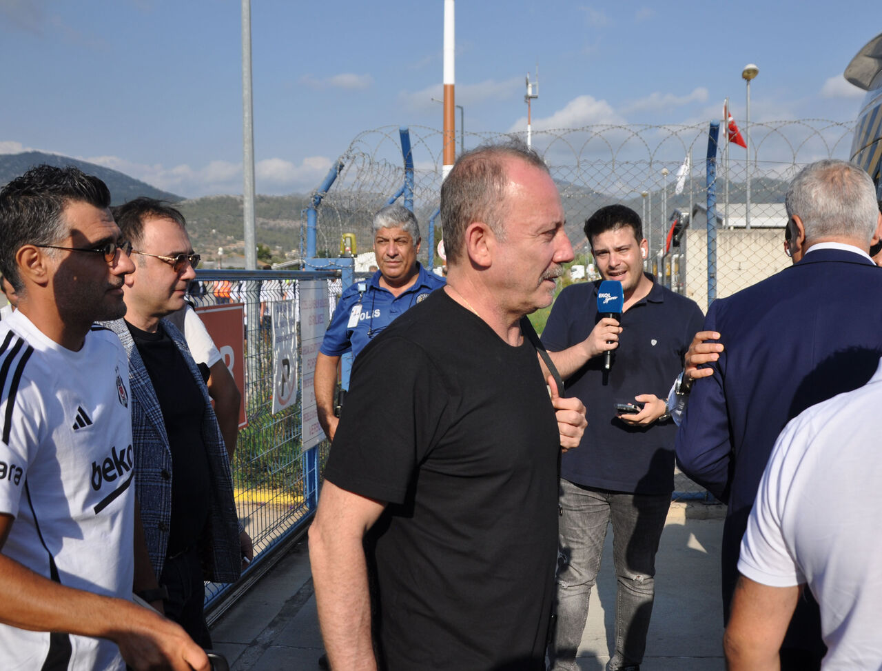 B E S I K T A S A N T A L Y A Y A G E L D I 889613 264268