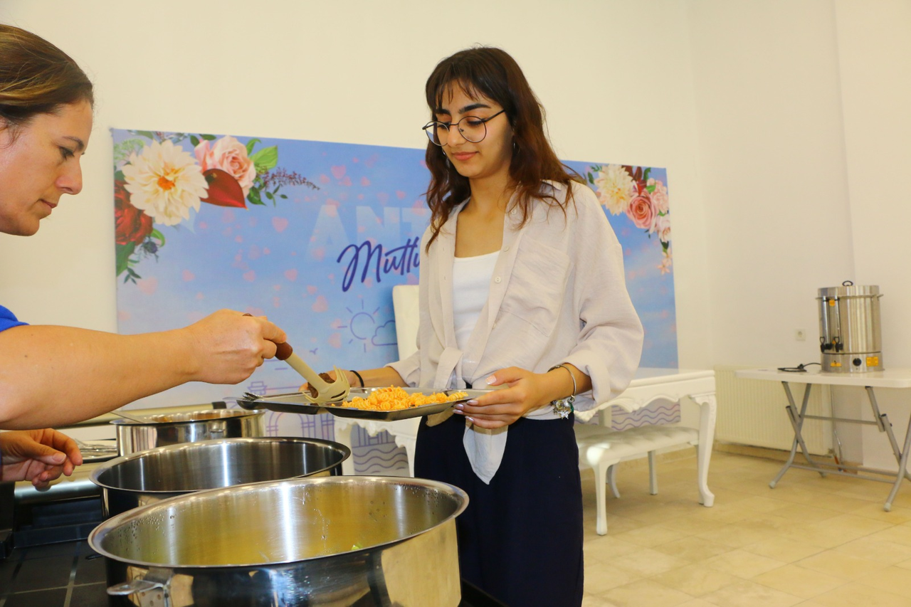 B U Y U K S E H I R I N O G R E N C I Y U R T L A R I I C I N O N K 874947 259909