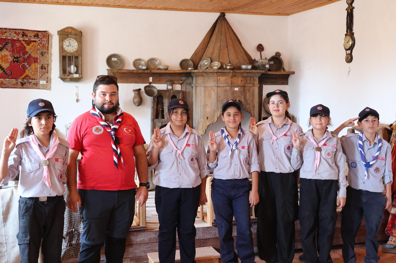 B U Y U K S E H I R I Z C I L E R I A K S E K I D E K A M P T A 849828 252022