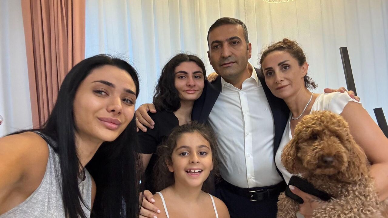 Gys5 T H9 W Y A A0 V Qw