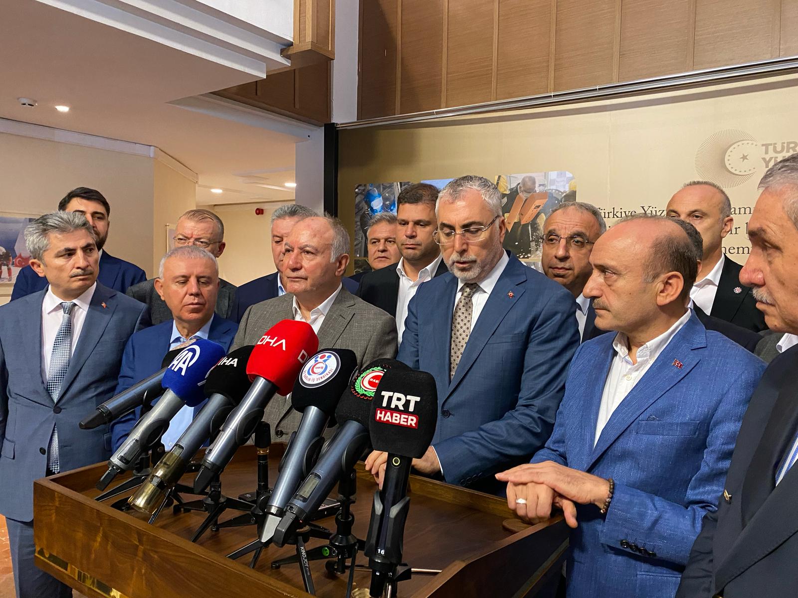 K A M U I S C I S I N E Z A M G O R U S M E L E R I N D E P R O T O K O 846093 250890