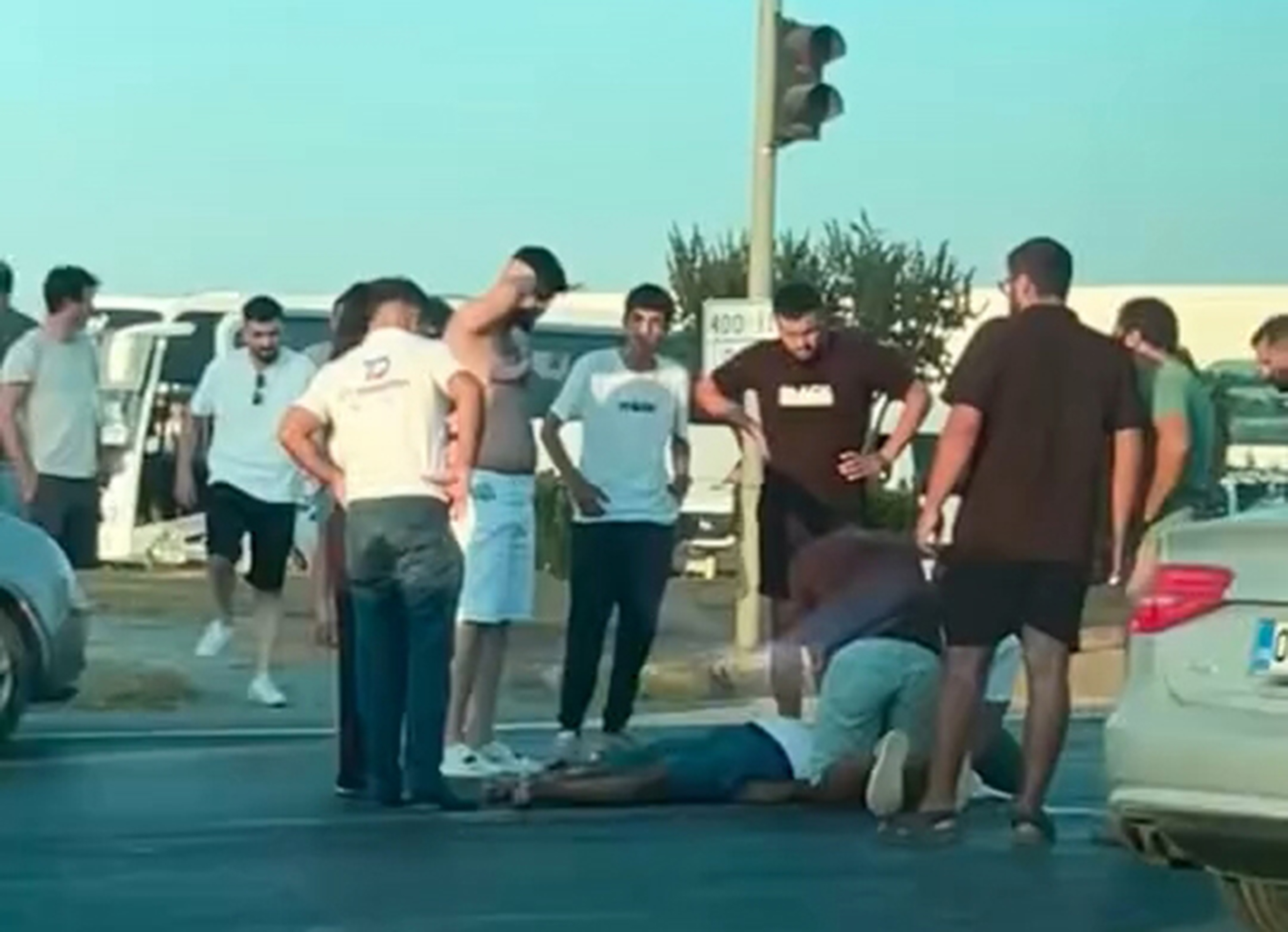 M I N I B U S L E C A R P I S A N M O T O S I K L E T I N S U R U C U S U 860834 255498