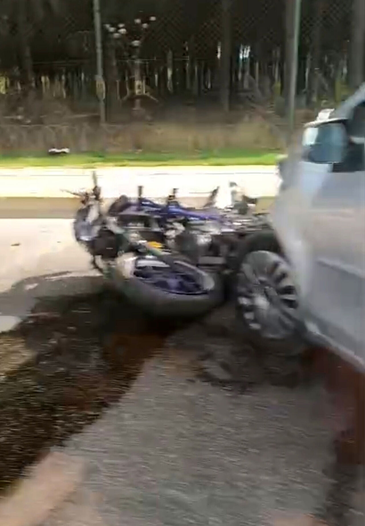 O T O M O B I L L E M O T O S I K L E T C A R P I S T I 1 Y A R A L I 880943 261670