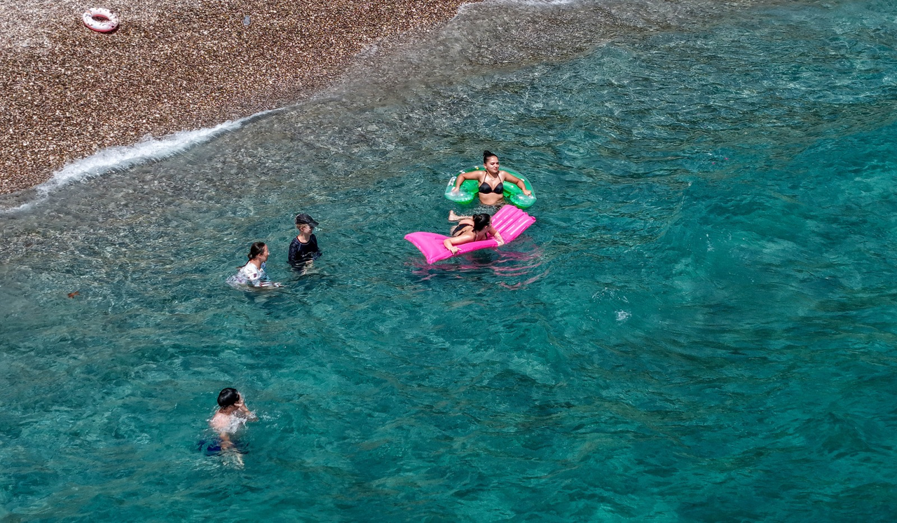 S I C A K T A N B U N A L A N L A R D E N I Z D E S E R I N L E D I 878272 260898-1