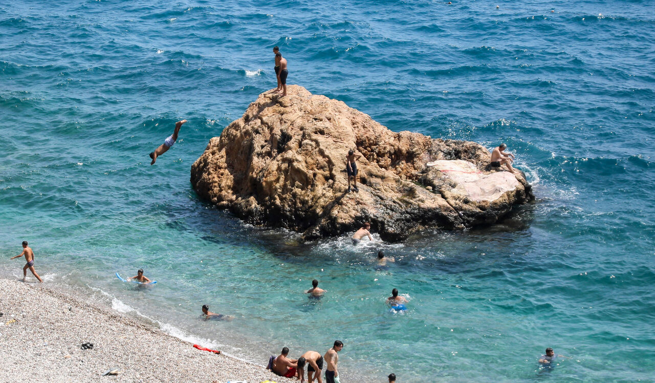 S I C A K T A N B U N A L A N L A R D E N I Z D E S E R I N L E D I 878274 260898