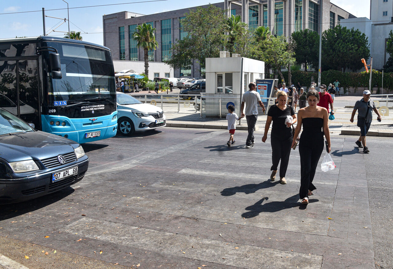 T R A F I K B I L I N C I N D E Y A Y A K A L D I K 849203 251830