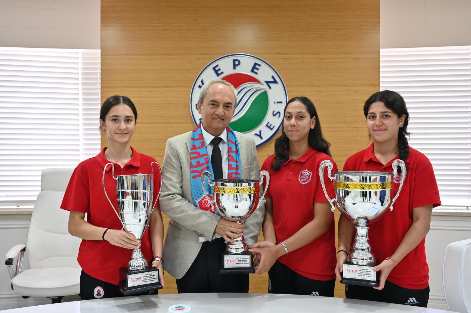 Turkiyenin Gol Kralicesi Gazel Dikme Kepezi Gururlandirdi 3