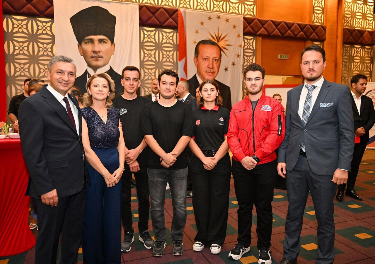 V A L I S A H I N G E L E C E K B I Z I M D I R D A H A D A G U 890834 264577