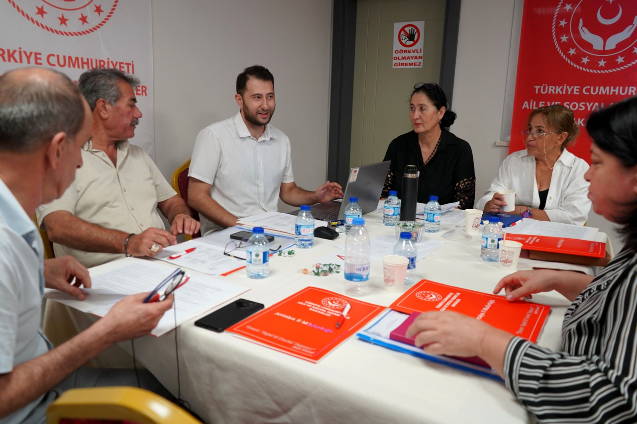 Y A S L I B I R E Y L E R I N S O R U N L A R I V E C O Z U M O N E R 864197 256634