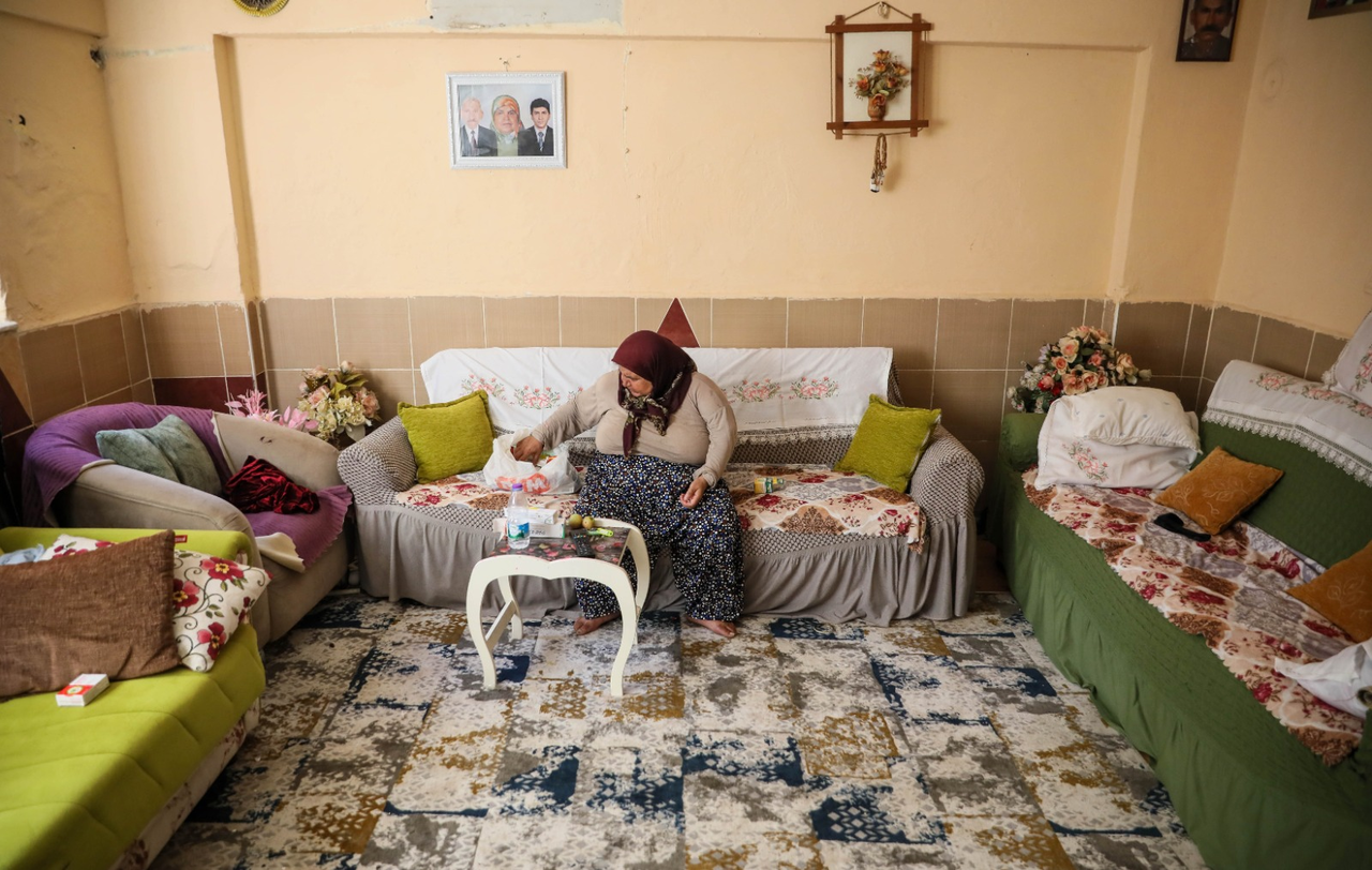 Y I K I L A C A K B I N A D A B I R B A S I N A K A L D I 883170 262371