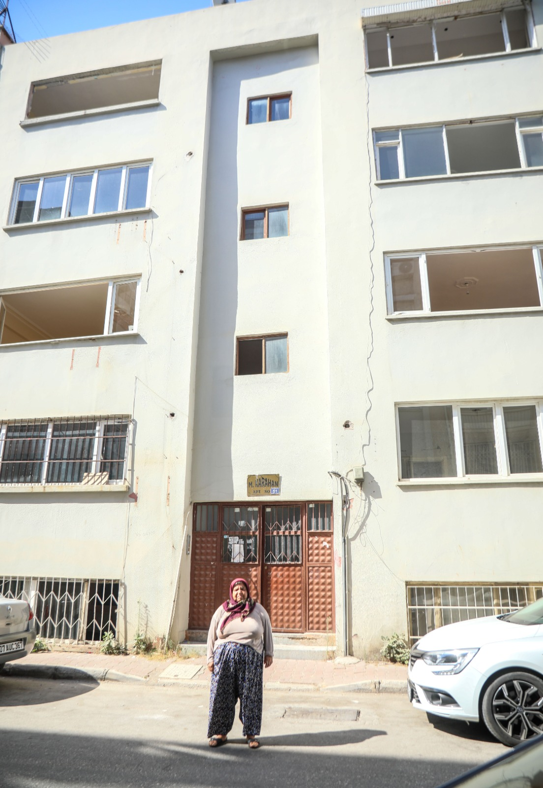 Y I K I L A C A K B I N A D A B I R B A S I N A K A L D I 883174 262371