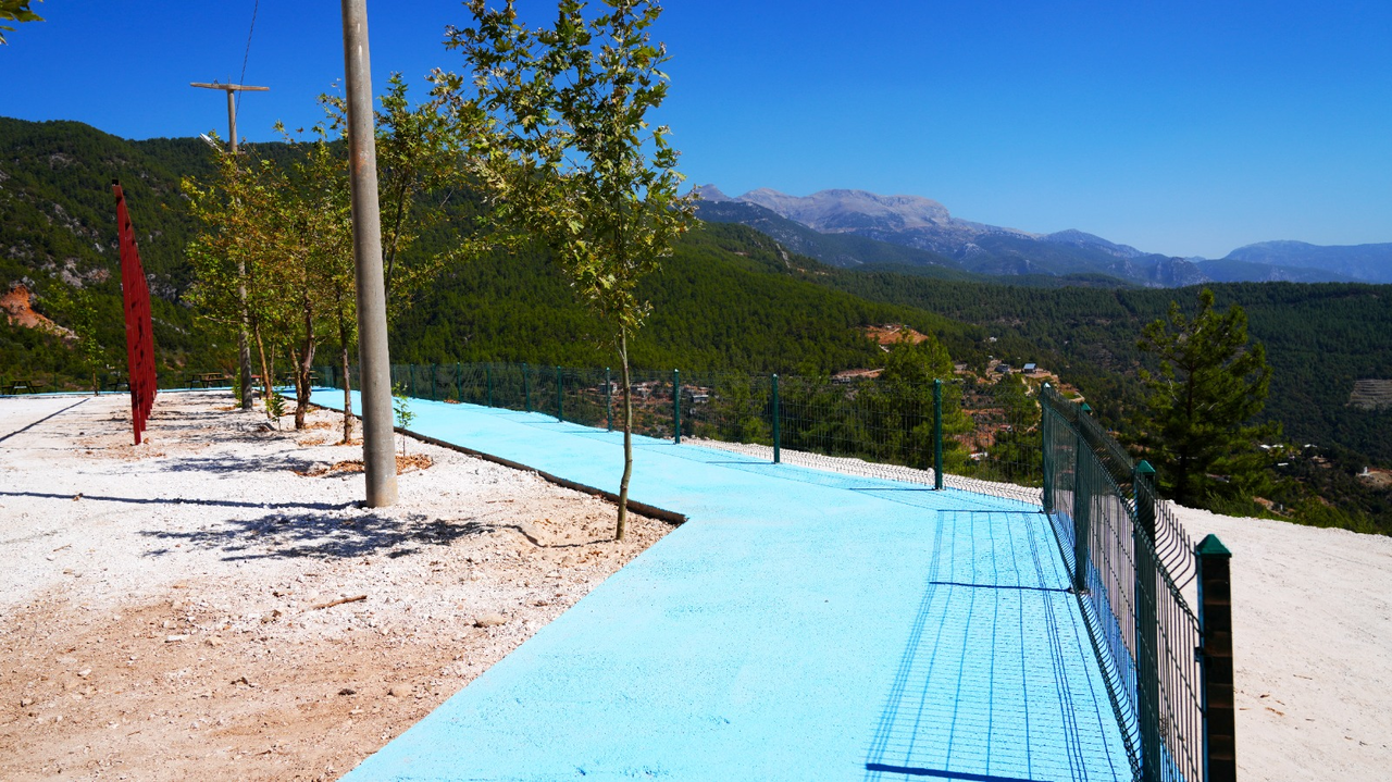 A K C A T I D A K I S A L O N D A S O N A S A M A Y A G E L I N D I 933542 277274