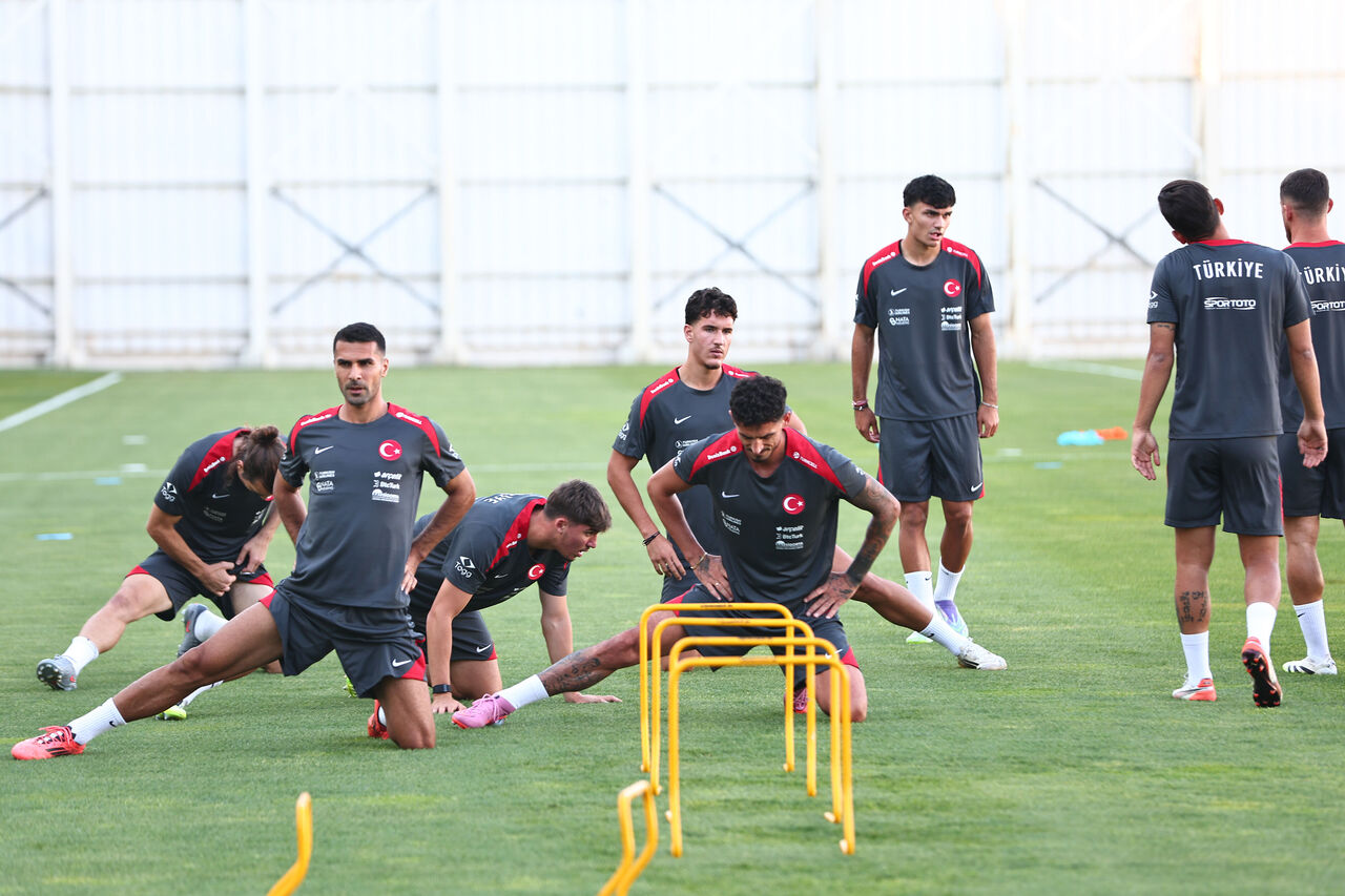 A M I L L I F U T B O L T A K I M I I S P A N Y A M A C I H A Z I 899784 267355