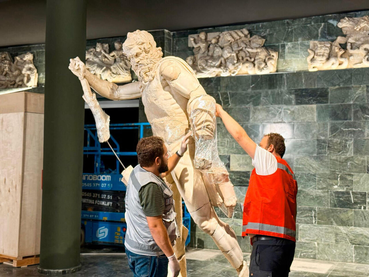 A N T A L Y A M U Z E S I N D E Y I K I M B A S L A D I 914408 271675