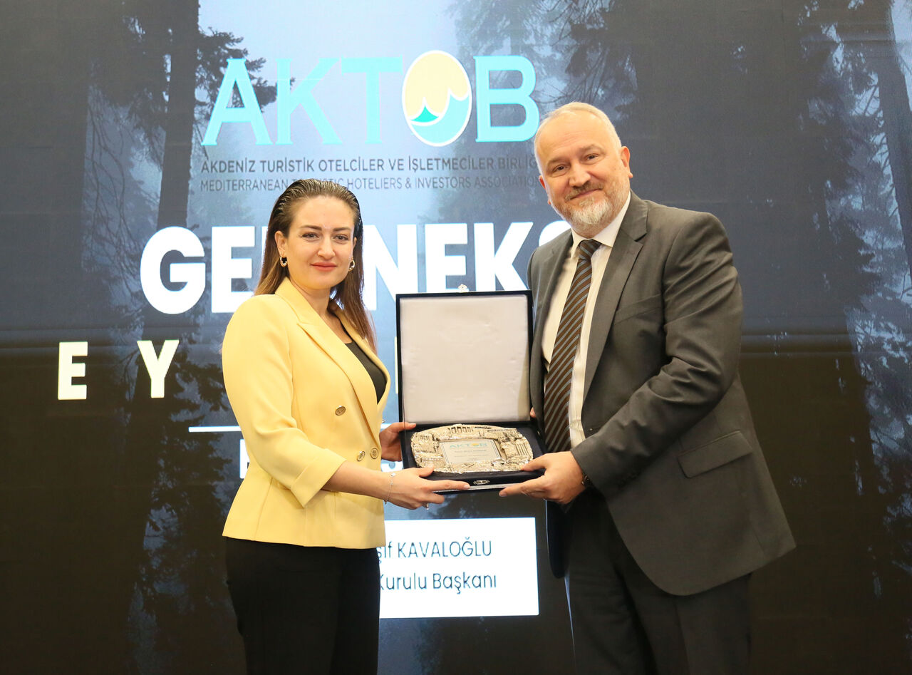 A N T A L Y A’ Y A G E L E N T U R I S T S A Y I S I 135 M I L Y 928307 275720