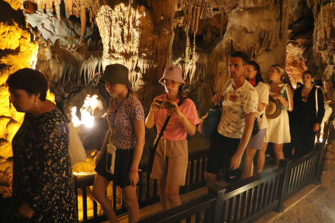 A N T Y A L Y A D A M L A T A S M A G A R A S I N A 209 B I N Z 910359 270495