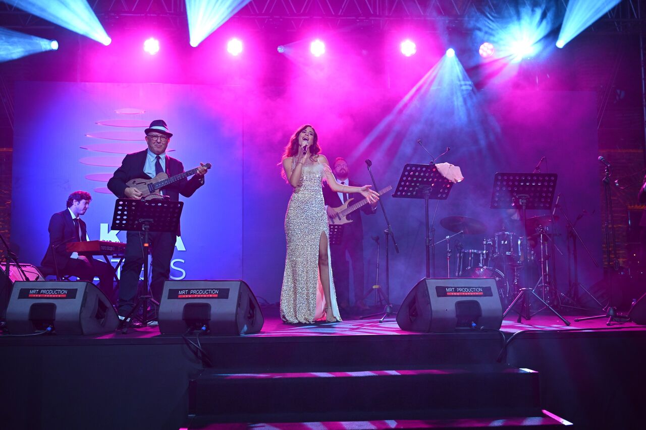 A6A99Dc7 B5C2 4Ee8 Ab8C 5A03736Fe56C