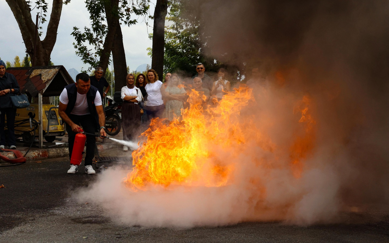 B U Y U K S E H I R C A L I S A N L A R I N A Y A N G I N E G I T I M I 939871 279078