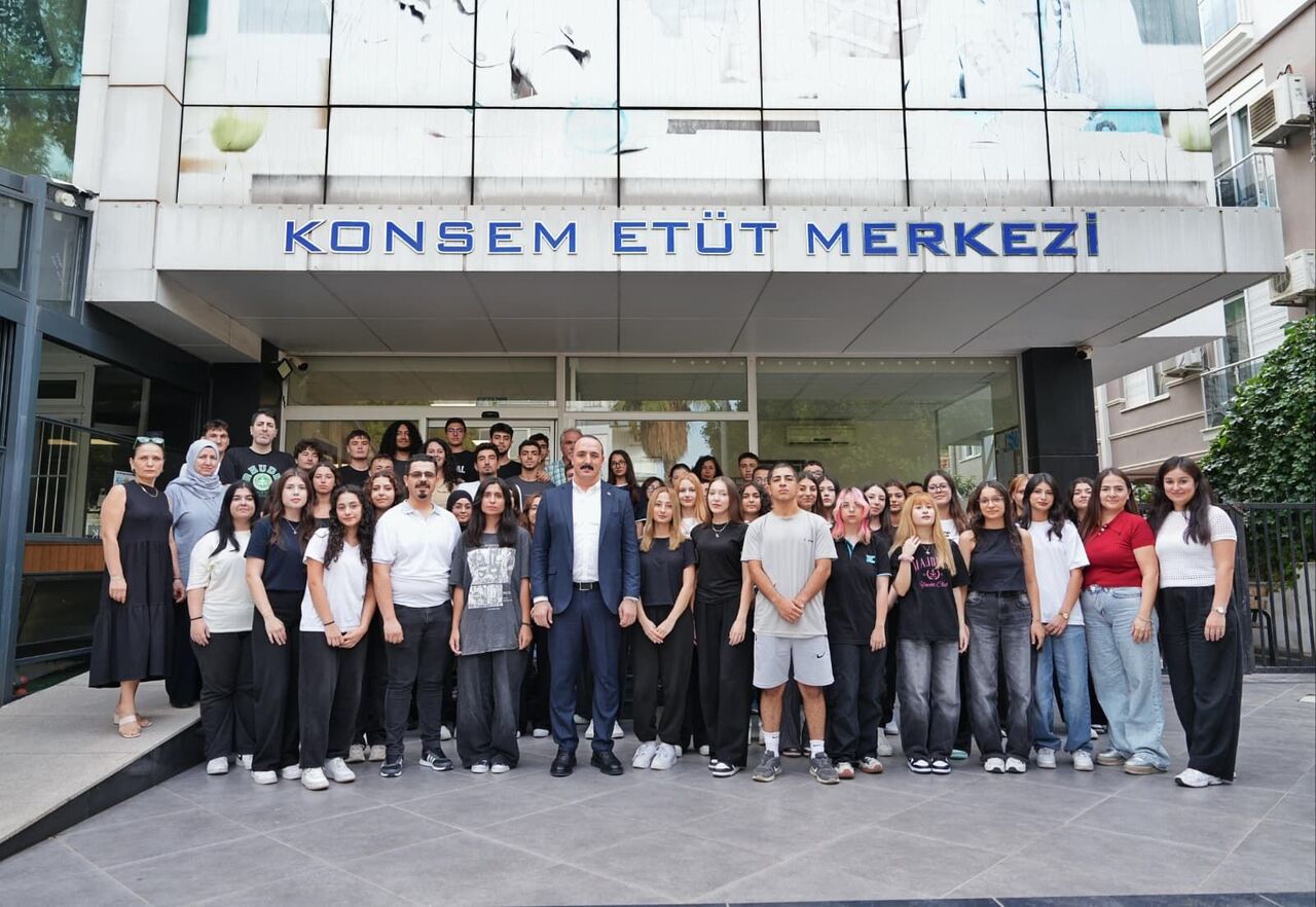 Başkan Kotan Etüt Merkezi̇’nde Gençlerle Buluştu (3)