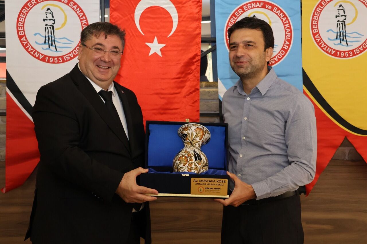 C0F1D539 3282 4B8E B933 207Dedba8295