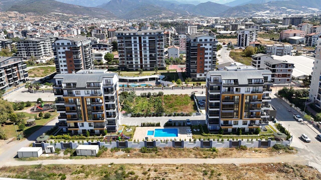 E S K I A D L I Y E L O J M A N I Y I K I L D I 933027 277123