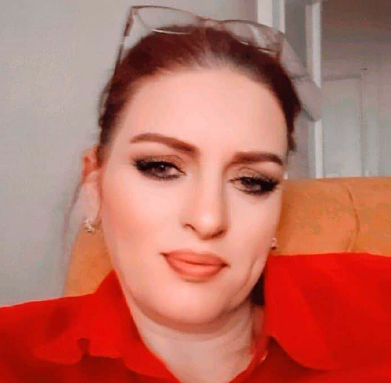 E S K I E S K A T I L I I C I N A G I R L A S T I R I L M I S M U E B 915485 272009