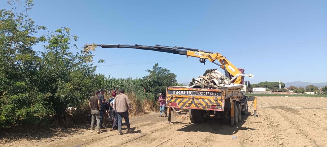 I Z M I R E G I T I M U C A G I M I S I R T A R L A S I N A D U S 895562 266038