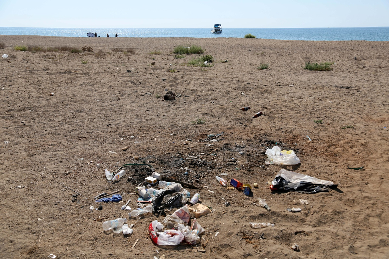 K U M K O Y S A H I L I N D E Y I N E C O P M A N Z A R A S I 909286 270187