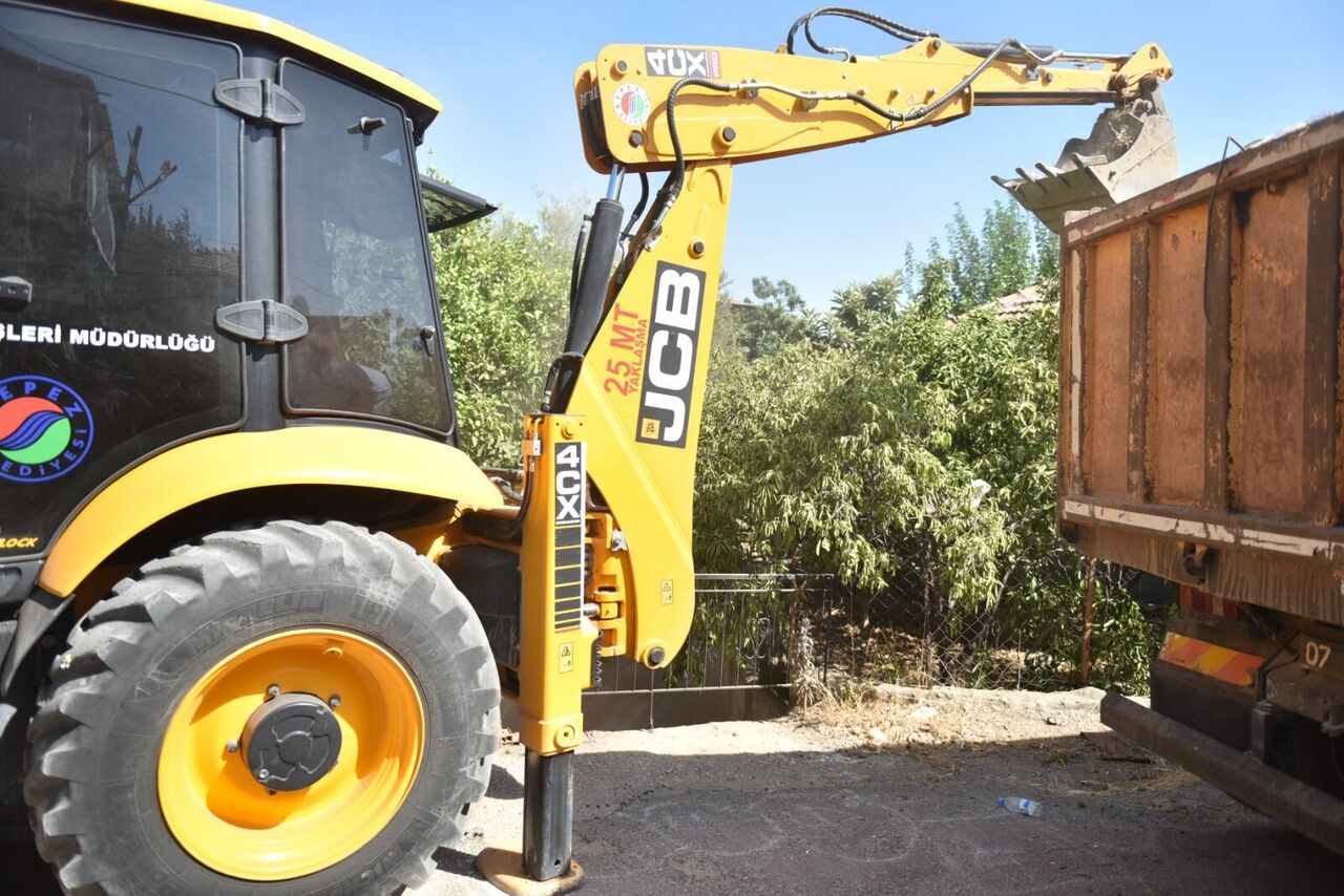 Kepez Belediyesinden Fatih Mahallesinde Dere Temizligi Calismasi 3