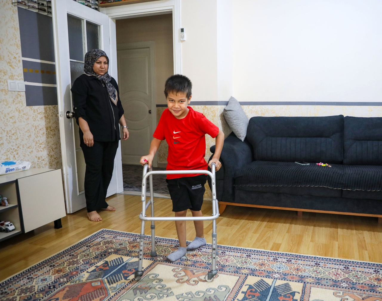 M E R T’ I N A I L E S I H A S T A L I G I N A T E S H I S K O N U L 904431 268689