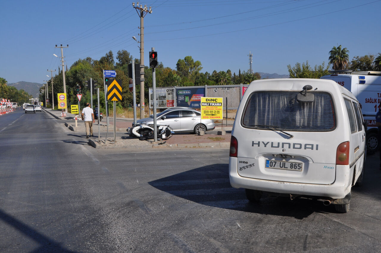 M I N I B U S L E C A R P I S A N M O T O S I K L E T L I Y A R A L A N D 931144 276593