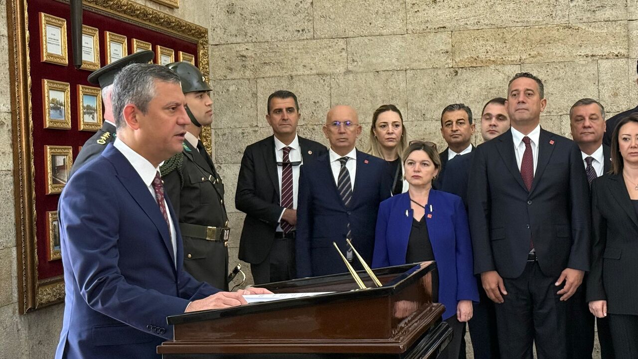 O Z G U R O Z E L A N I T K A B I R I Z I Y A R E T E T T I 934724 277593