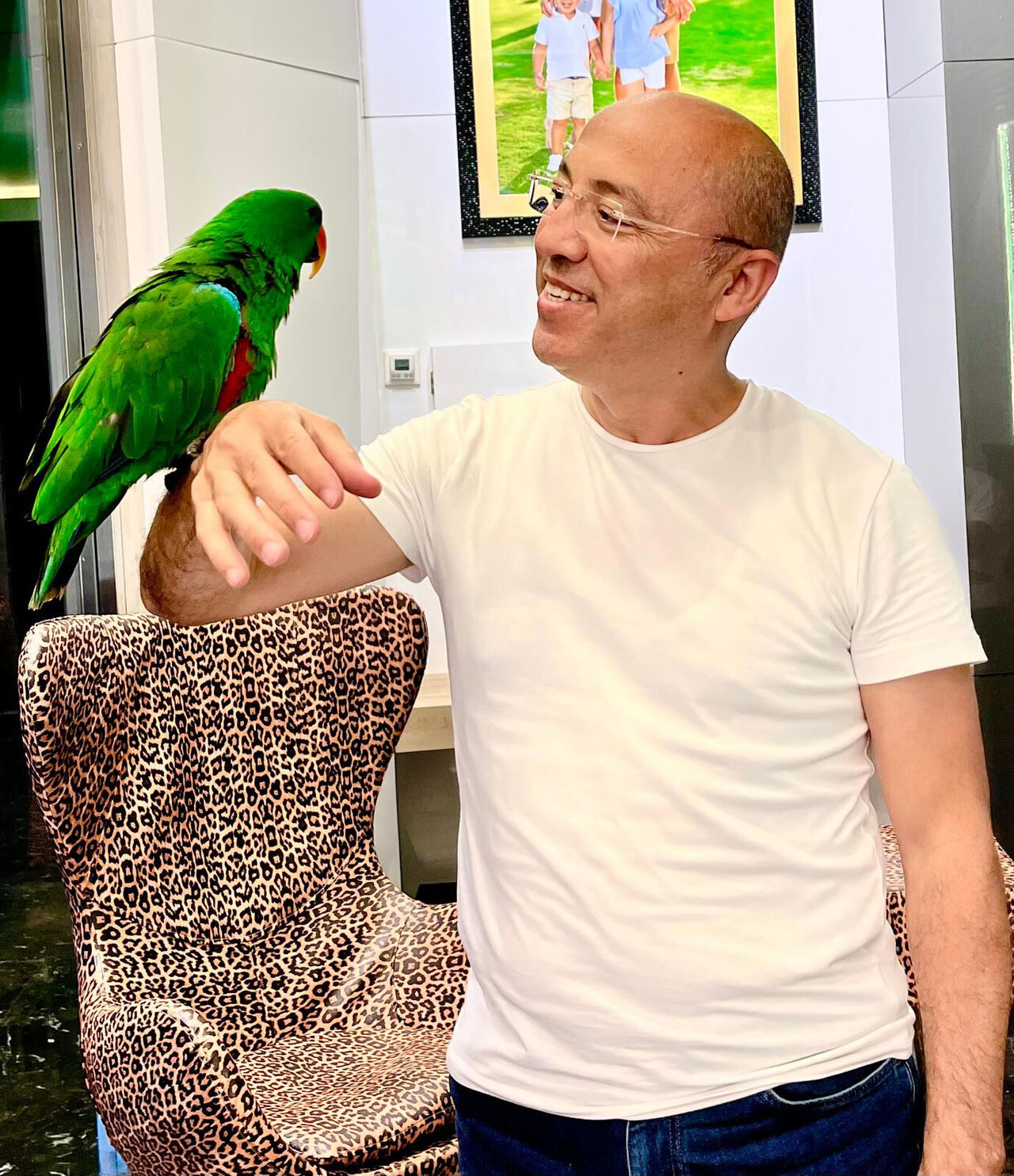 ‘ P A P A G A N L A R L A F O T O G R A F Y A S A G I N I N M A L I Y E T 929226 276001