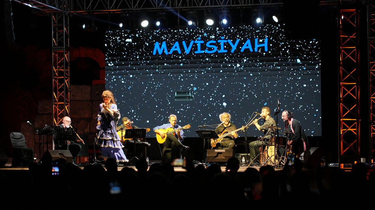 P H A S E L I S F E S T I V A L I B A S L I Y O R 920502 273557