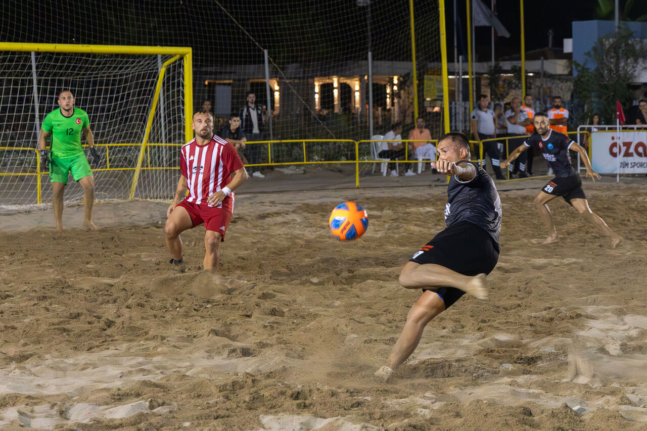 P L A J F U T B O L U N D A S A M P I Y O N B E L L I O L D U 937505 278382