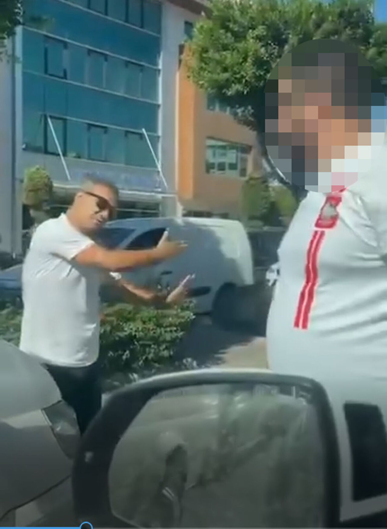 T A R T I S T I G I S U R U C U N U N O N U N U K E S I P A R A C I N I 930556 276414-1