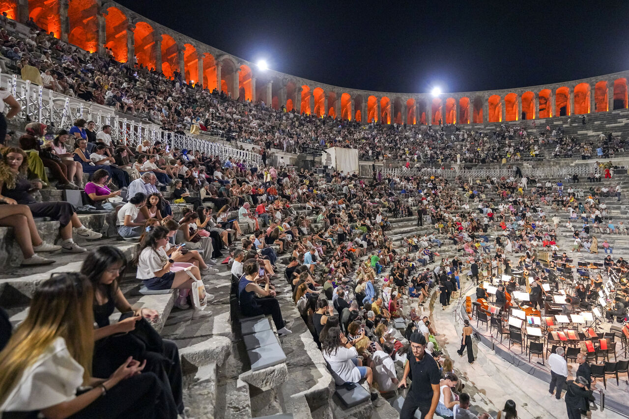 Z O R B A A Y A K T A A L K I S L A N D I 918912 273039