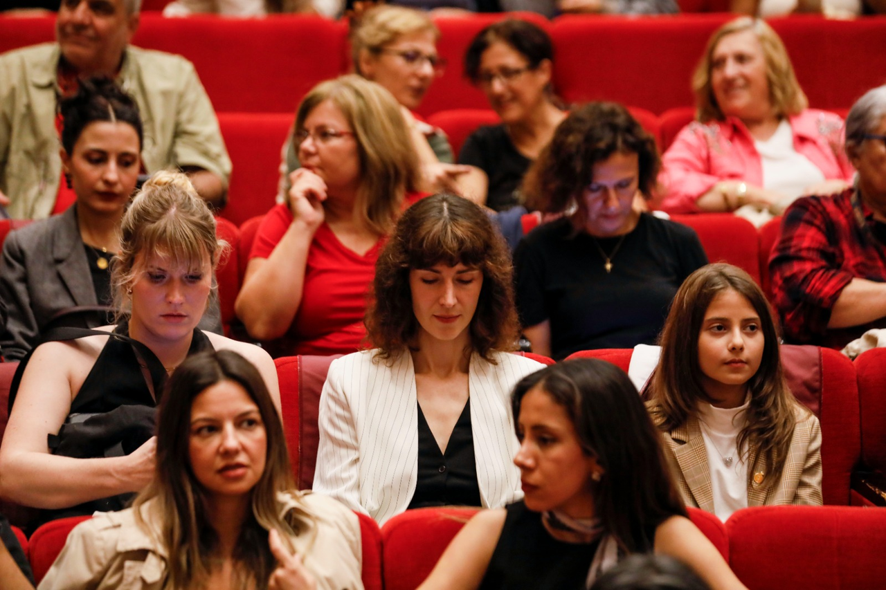 10 Y A S I N D A K I D E F N E I L K S I N E M A F I L M I Y L E 987879 293268