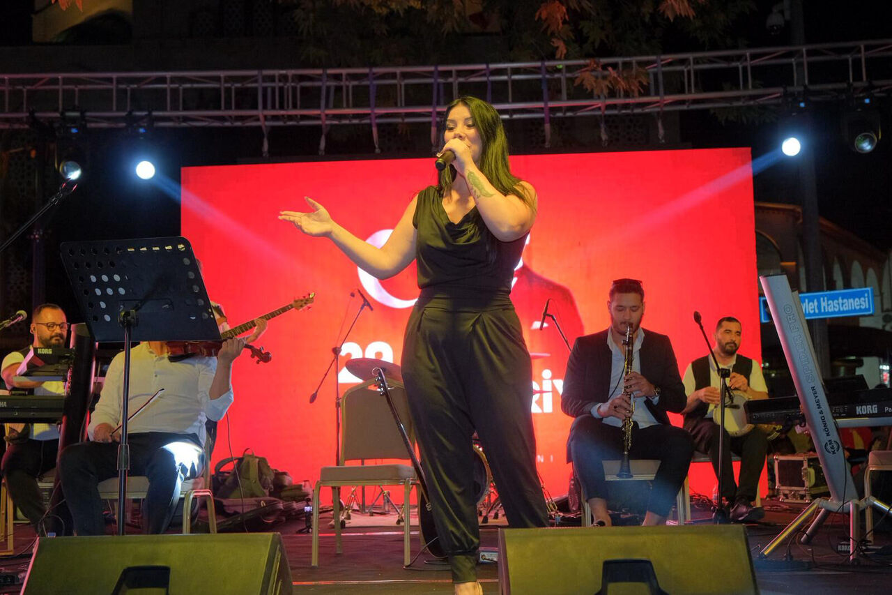 200 M E T R E L I K B A Y R A K L A F E N E R A L A Y I 990037 293753