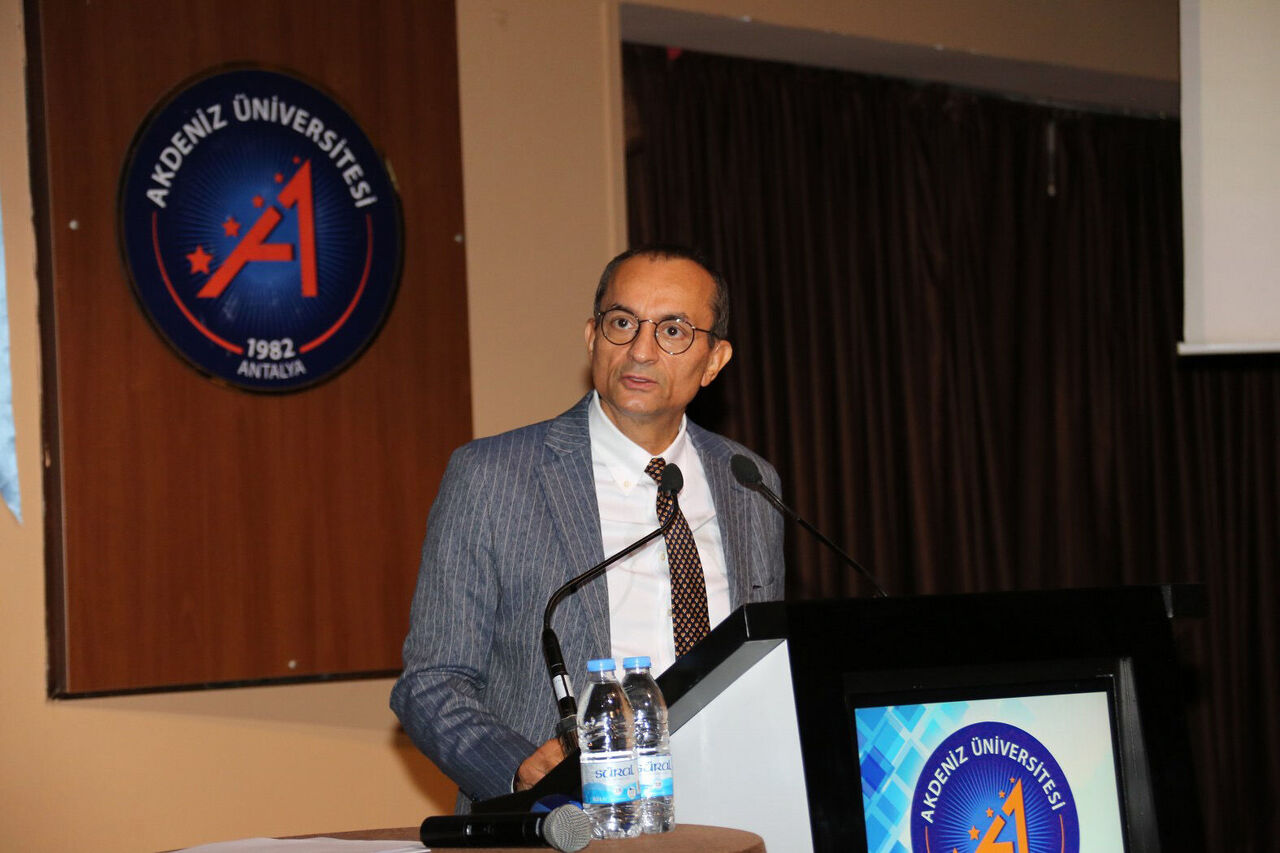 60+ T A Z E L E N M E U N I V E R S I T E S I A K A D E M I K Y I L I 992905 294607