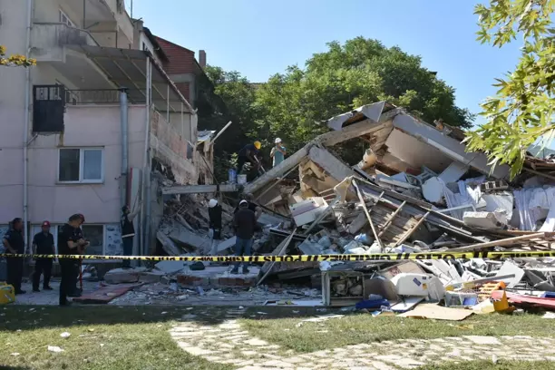 689B42F51D4Fc6B629E498B9