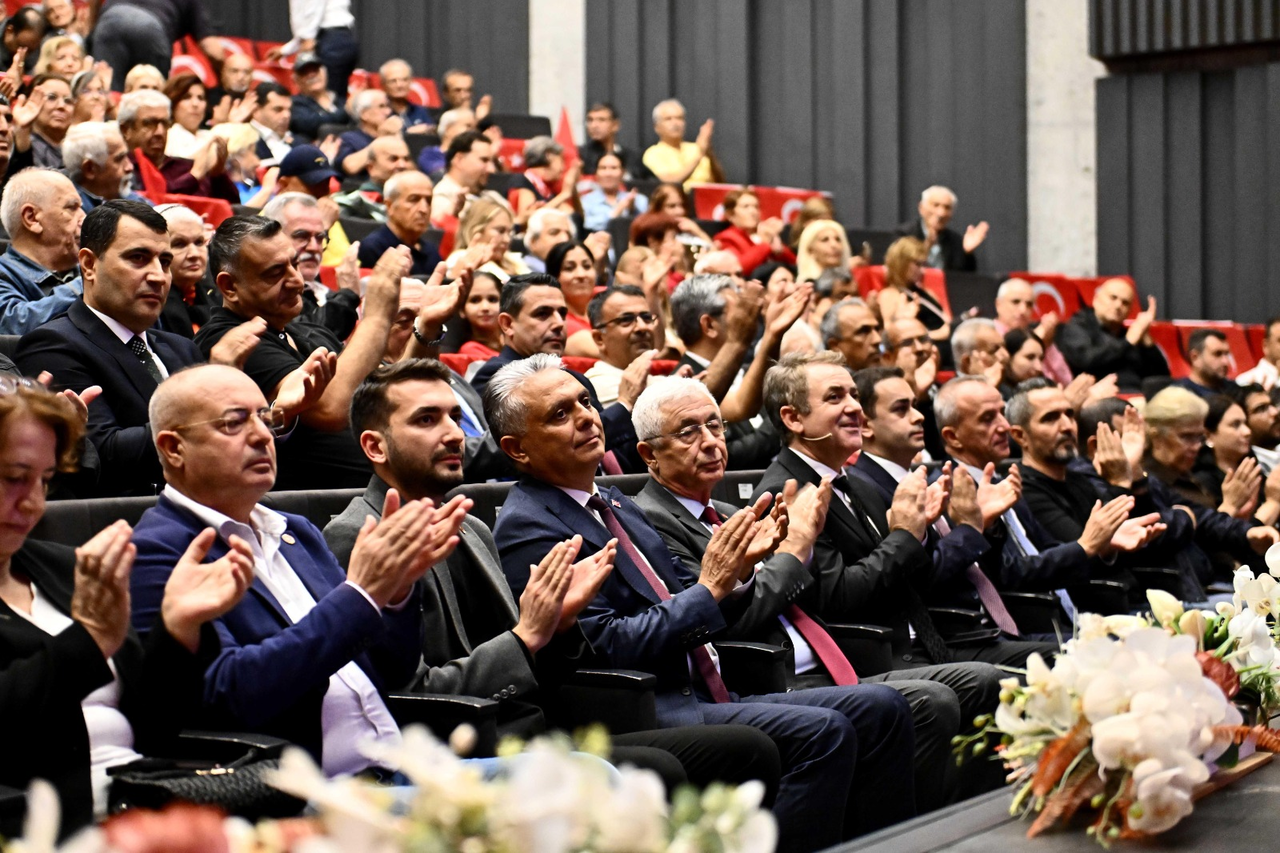 A D I M A D I M C U M H U R I Y E T S O Y L E S I S I 988056 293313