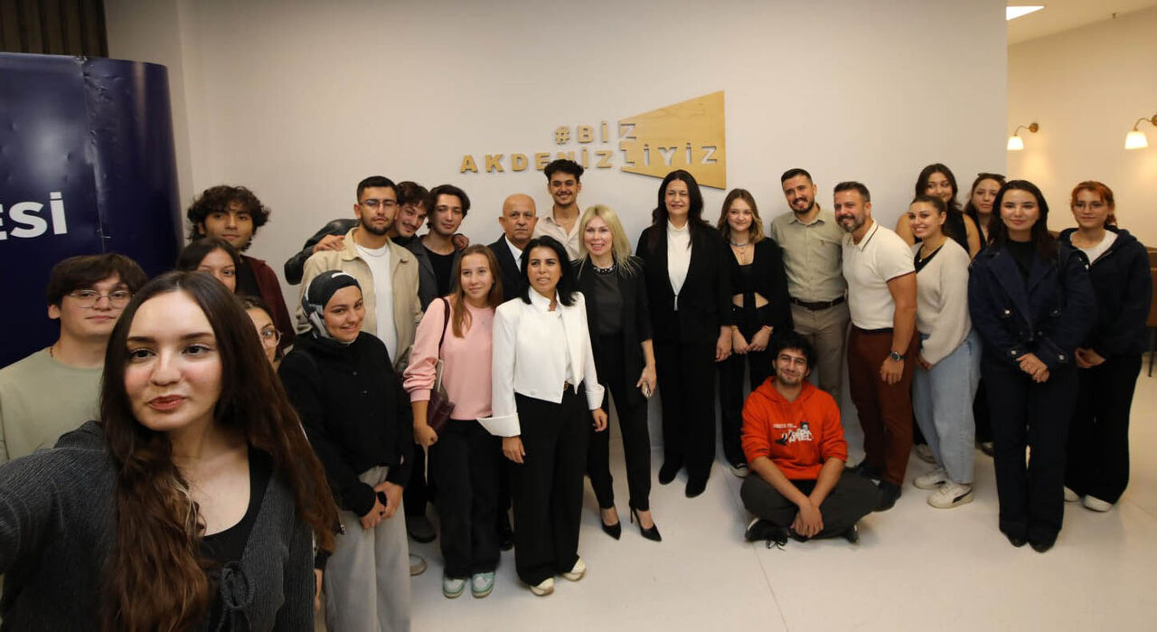 A K D E N I Z U N I V E R S I T E S I K U T U P H A N E S I Y U Z D E 991956 294325