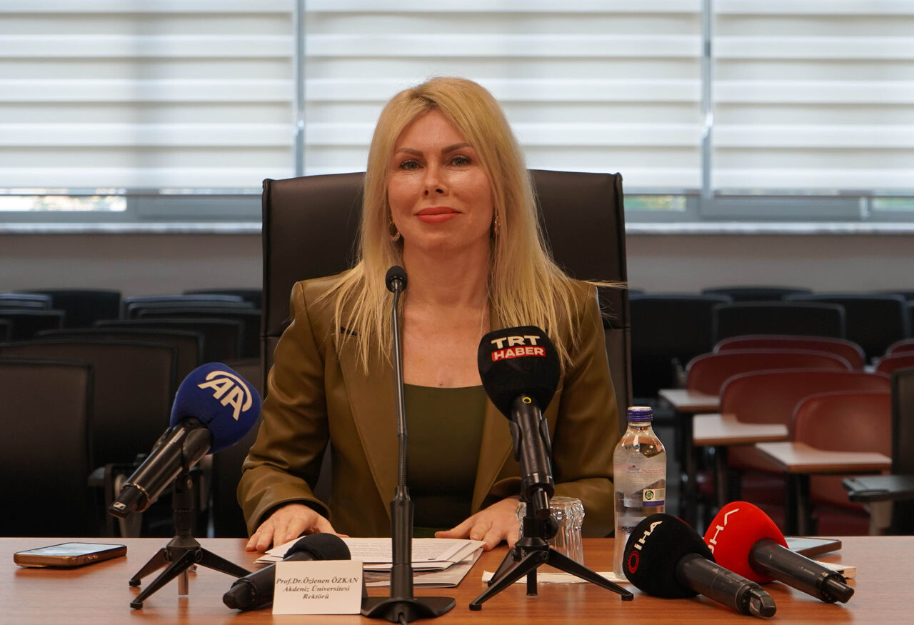 A U D E M E M E K A N S E R I N D E F A R K Y A R A T A N M E R K E 984596 292278