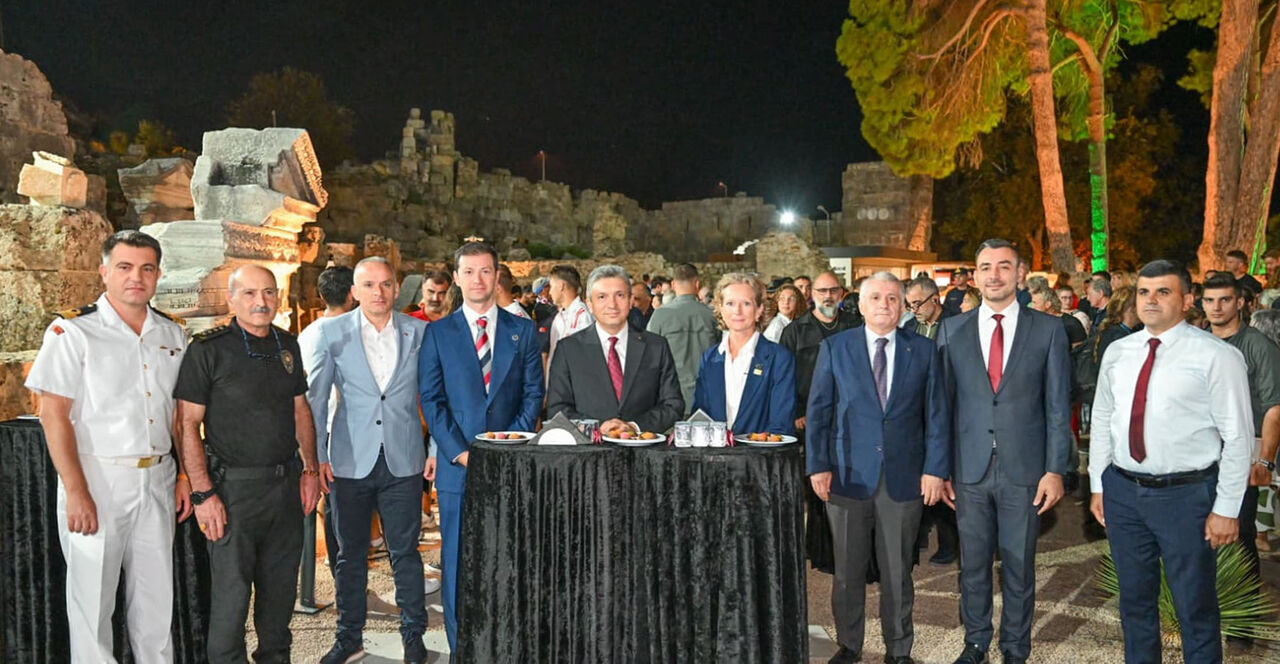 A V R U P A’ N I N E N I Y I K U R E K C I L E R I A N T A L Y A’ D A 956114 283957