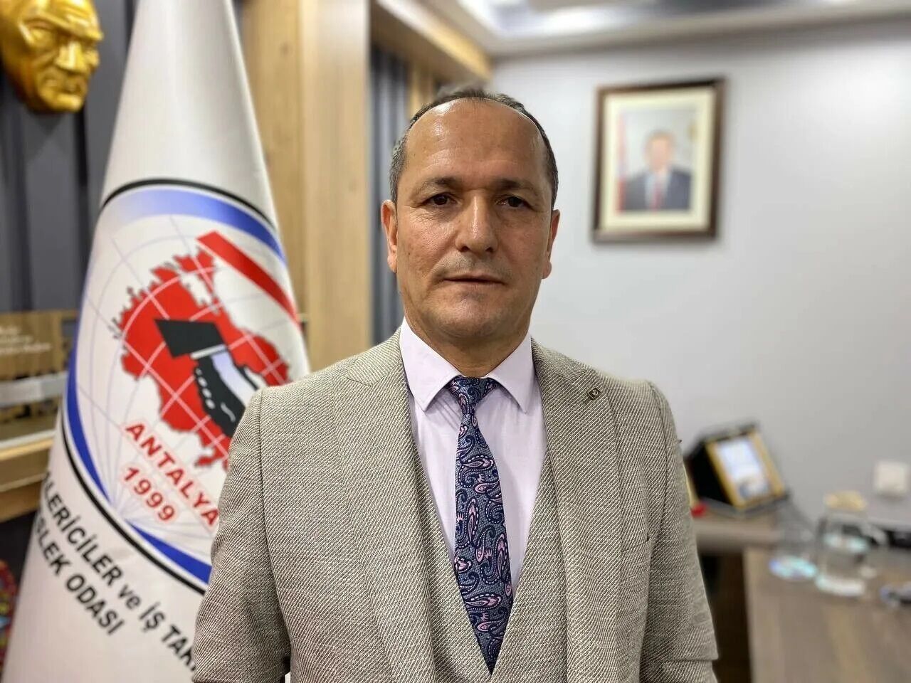 Antalya Emlakcilar Is Takipcileri Ve Oto Galericiler Esnaf Odasi Baskani Ismail Caglar 1